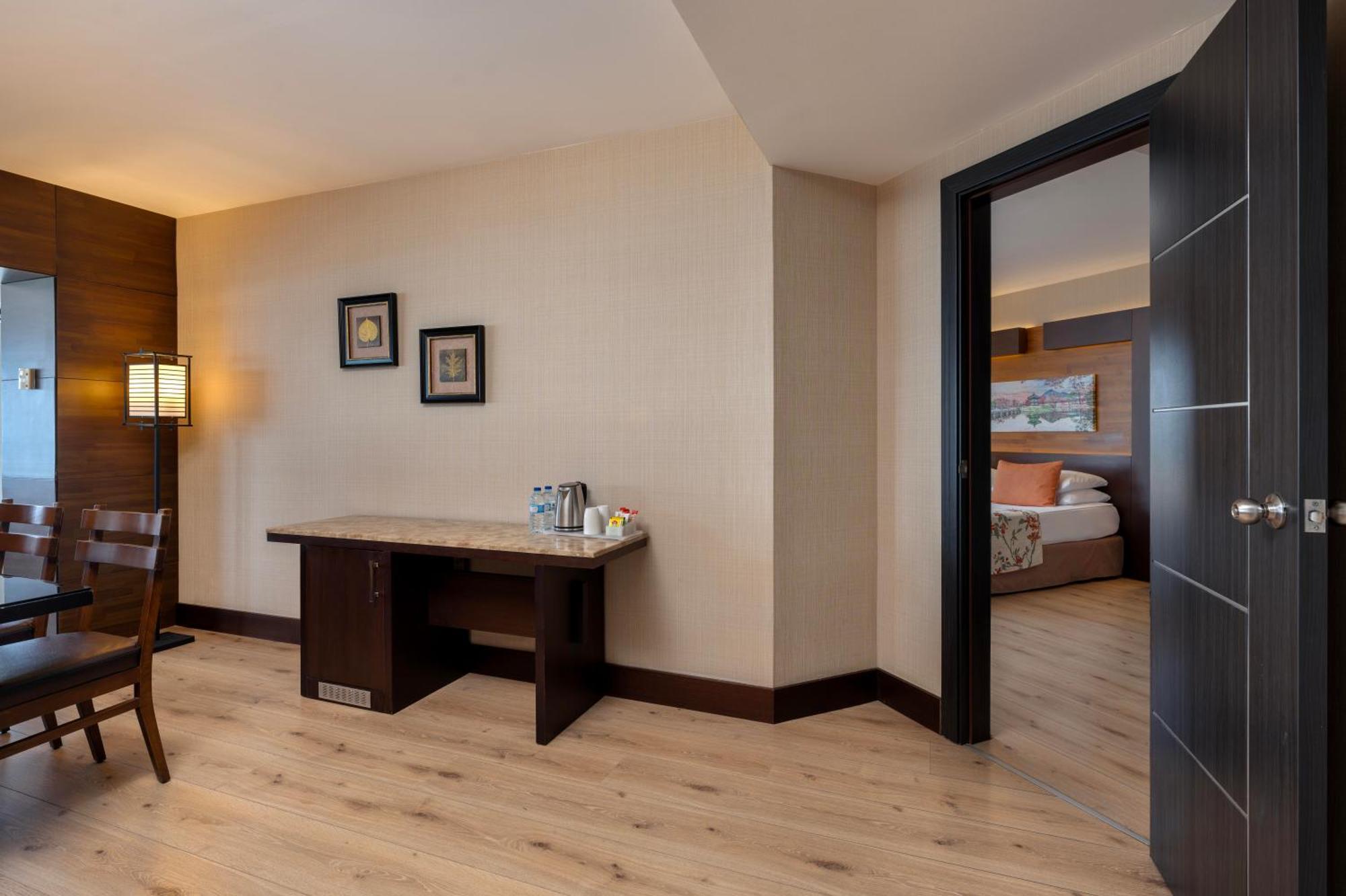 Grand Suite Hot Tub Terrace Sea View