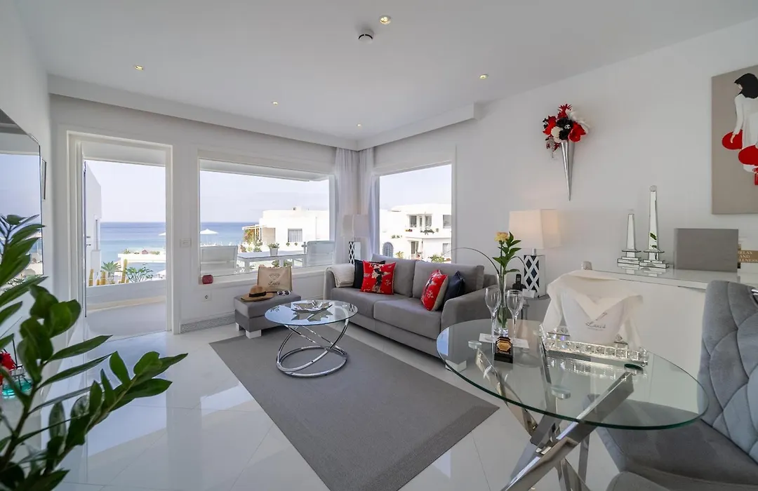Lani'S Suites De Luxe - Adults Only-1